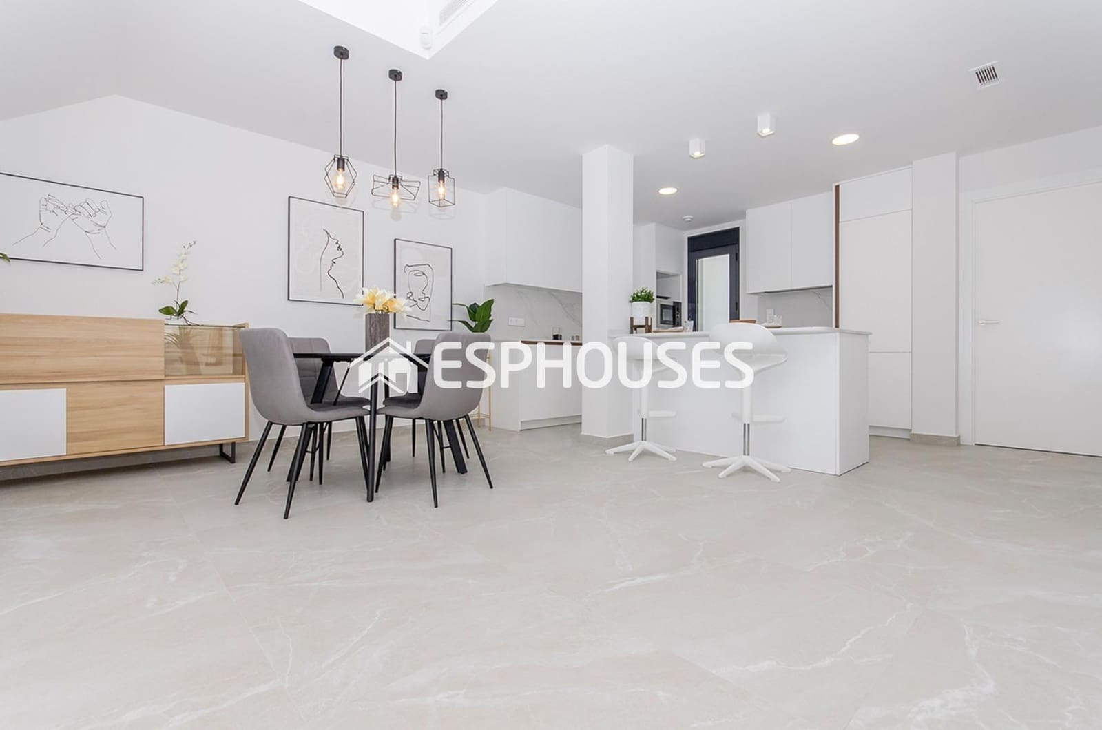 2 quarto Bungalow para venda em San Miguel de Salinas com piscina garagem - 375 000 € (Ref: 9444260)