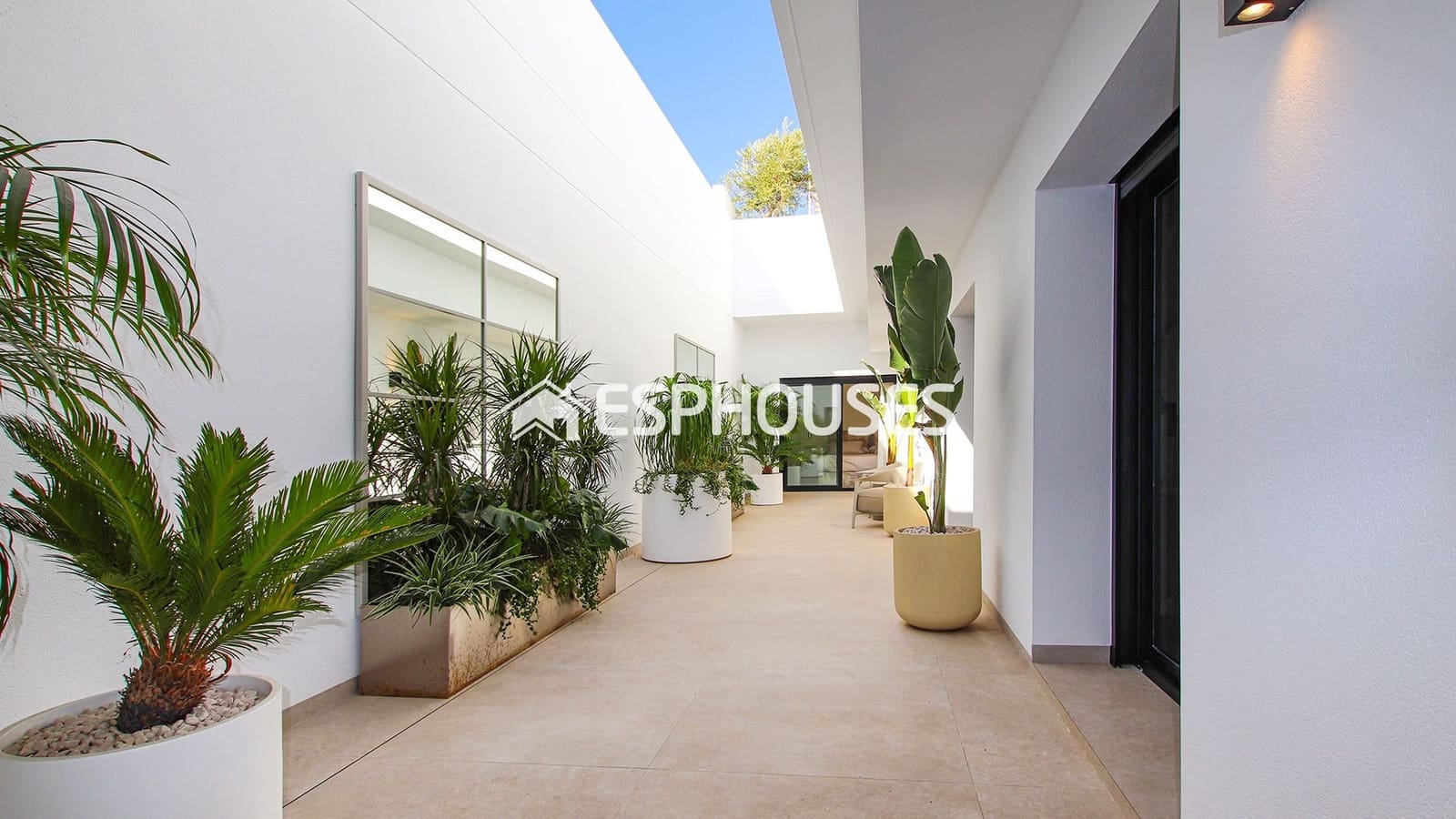 4 bedroom Villa for sale in Ciudad Quesada with pool garage - € 824,500 (Ref: 9444262)