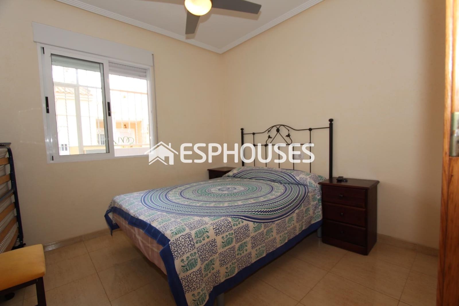 3 chambre Bungalow à vendre à Guardamar del Segura avec piscine garage - 225 000 € (Ref: 9444275)