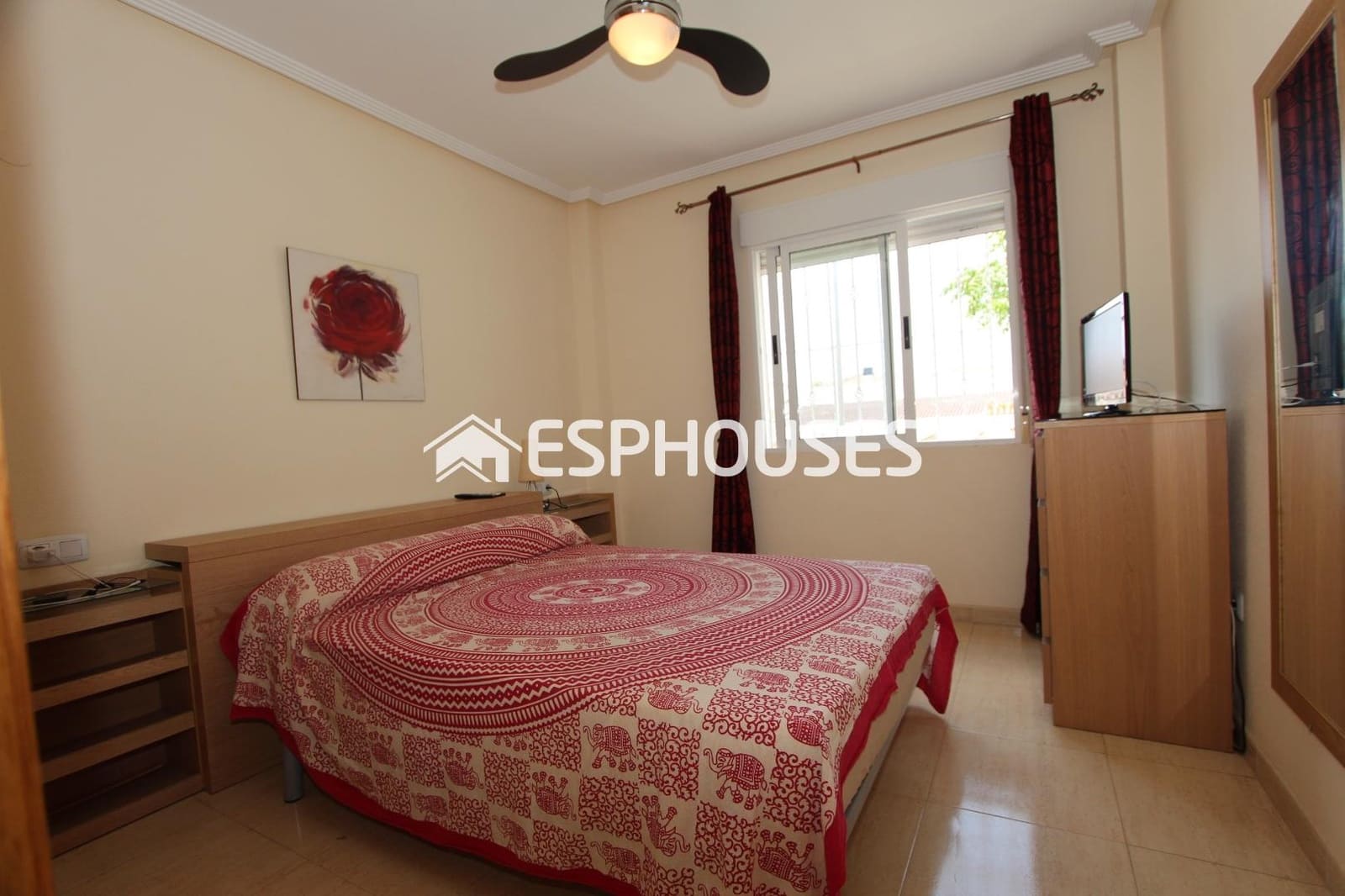 3 chambre Bungalow à vendre à Guardamar del Segura avec piscine garage - 225 000 € (Ref: 9444275)