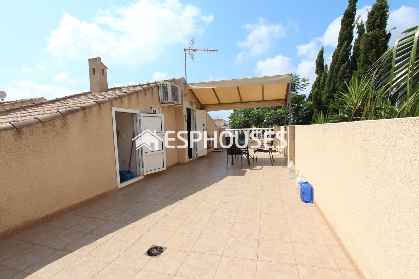 3 chambre Bungalow à vendre à Guardamar del Segura avec piscine garage - 225 000 € (Ref: 9444275)
