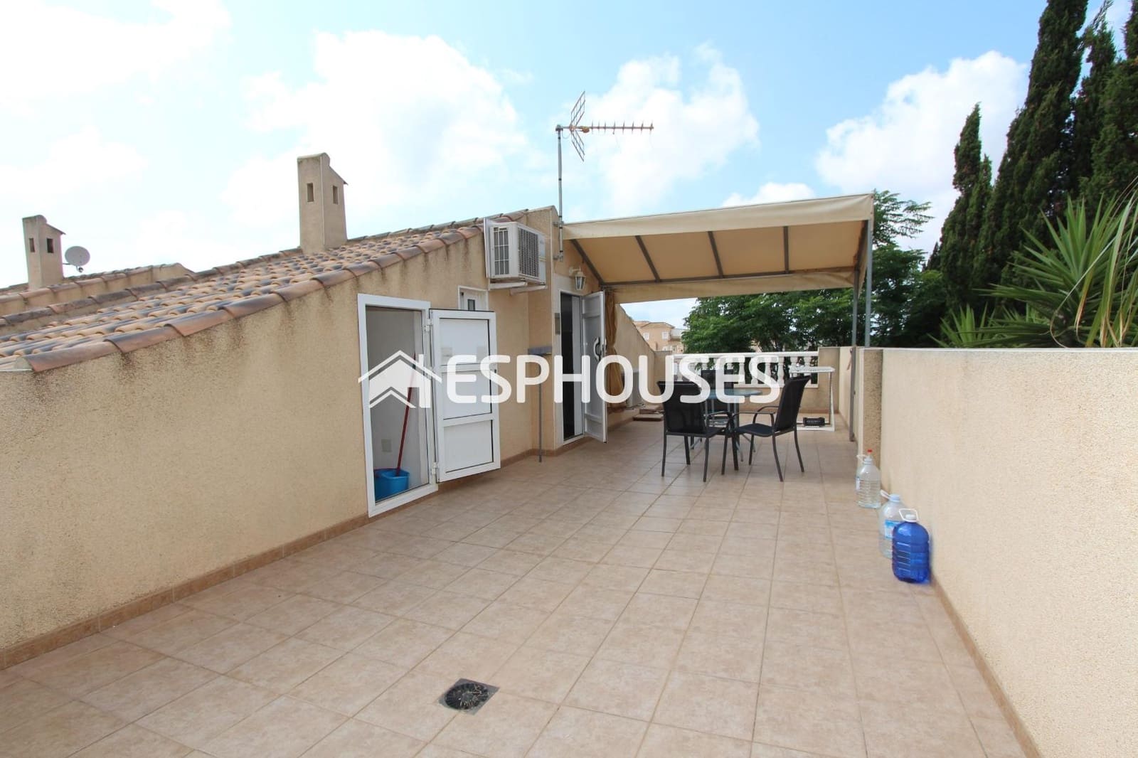 3 chambre Bungalow à vendre à Guardamar del Segura avec piscine garage - 225 000 € (Ref: 9444275)