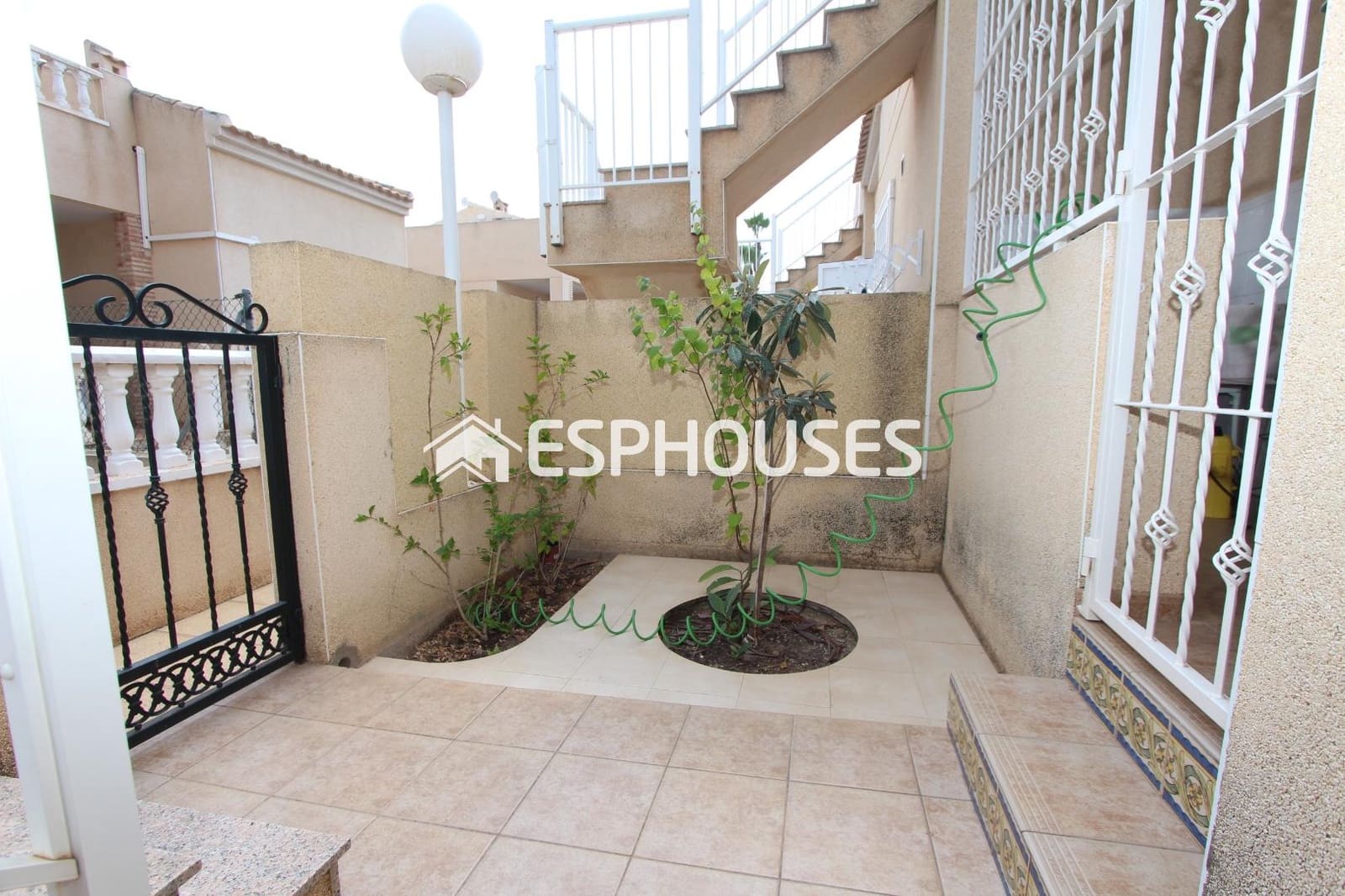 3 chambre Bungalow à vendre à Guardamar del Segura avec piscine garage - 225 000 € (Ref: 9444275)