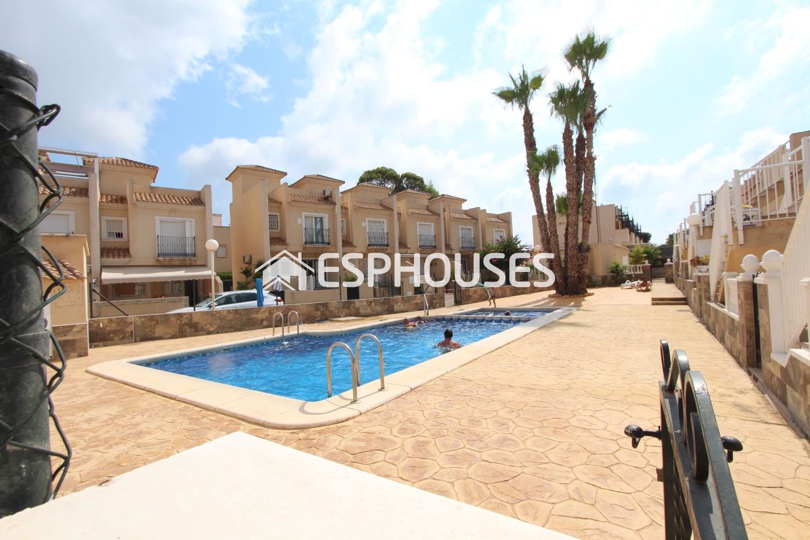 3 chambre Bungalow à vendre à Guardamar del Segura avec piscine garage - 225 000 € (Ref: 9444275)