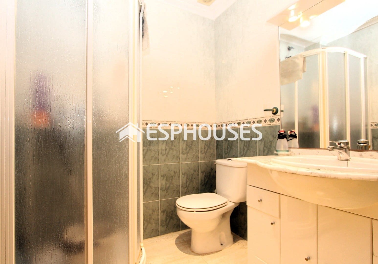Apartamento de 2 habitaciones en Guardamar del Segura en venta - 200.000 € (Ref: 9444295)
