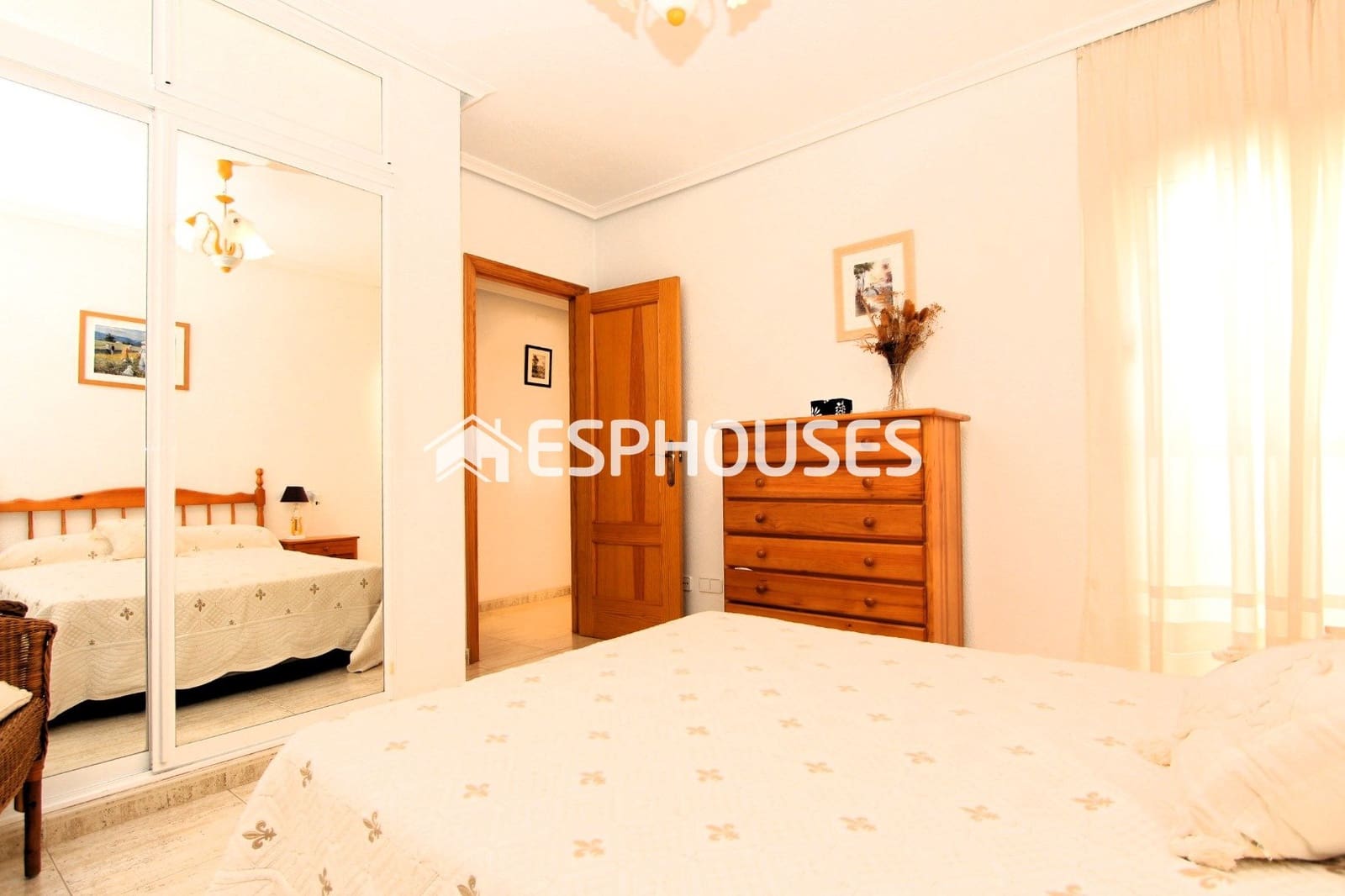 Apartamento de 2 habitaciones en Guardamar del Segura en venta - 200.000 € (Ref: 9444295)