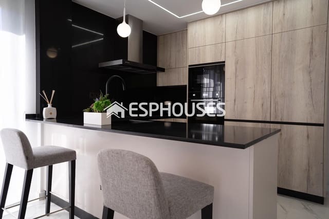 Apartamento de 3 habitaciones en Pilar de la Horadada ciudad, Pilar de la Horadada en venta con piscina garaje - 305.000 € (Ref: 9444299)