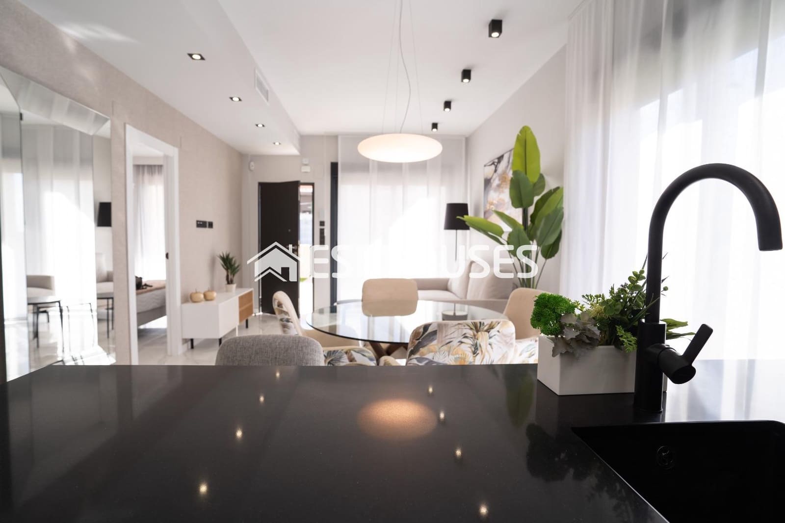 Apartamento de 3 habitaciones en Pilar de la Horadada en venta con piscina garaje - 305.000 € (Ref: 9444299)