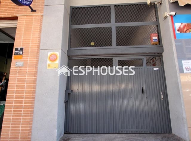 Garage til salg i Zona Pueblo, Guardamar del Segura - € 10.500 (Ref: 9444301)