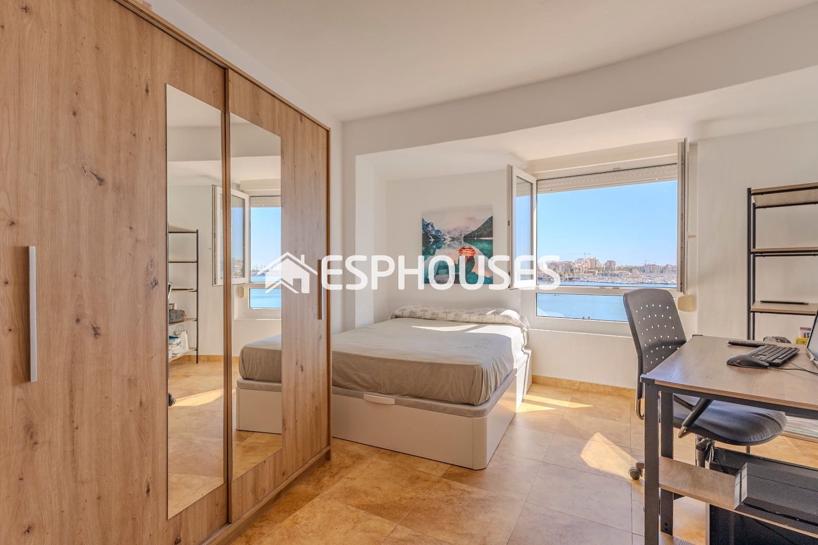 Apartamento de 3 habitaciones en Torrevieja en venta - 390.000 € (Ref: 9444320)