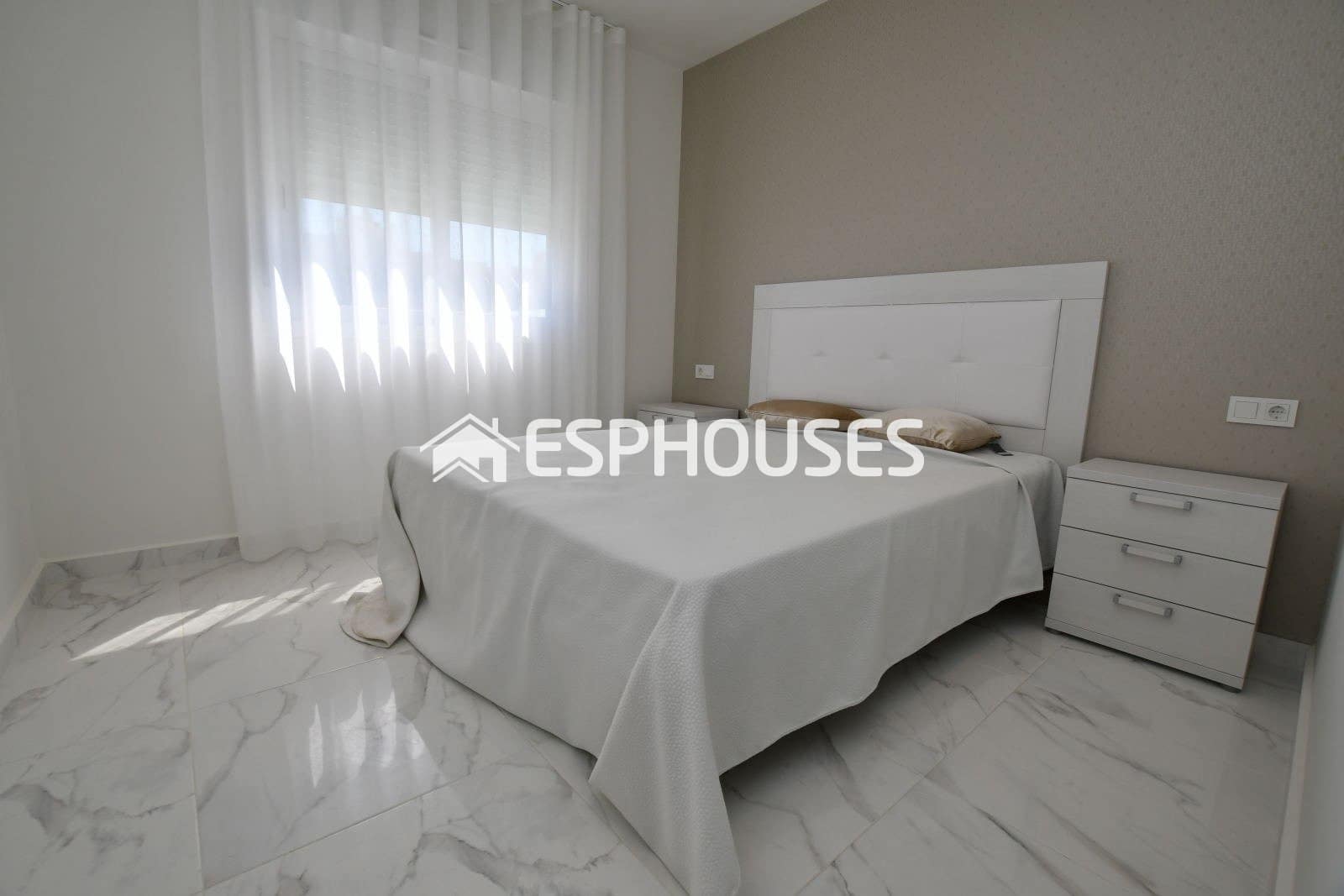 3 soveværelse Lejlighed til salg i San Miguel de Salinas med swimmingpool garage - € 251.600 (Ref: 9444331)