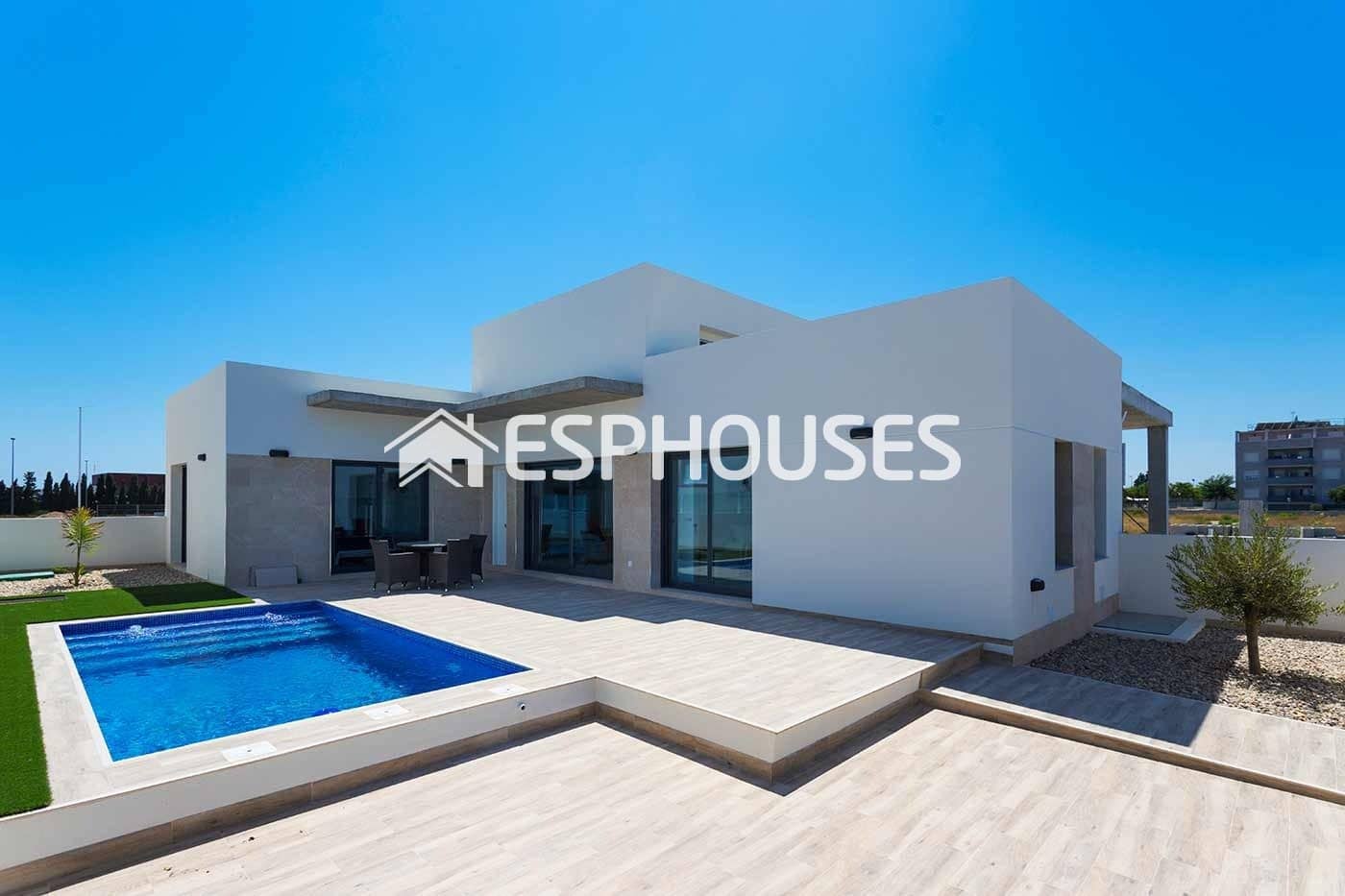 3 bedroom Townhouse for sale in Daya Nueva with pool - € 365,000 (Ref: 9444341)