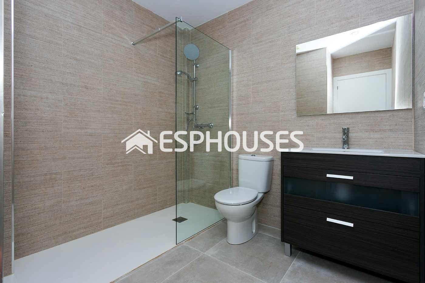 3 bedroom Townhouse for sale in Daya Nueva with pool - € 365,000 (Ref: 9444341)