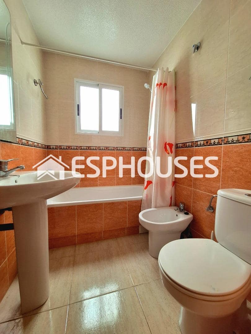 Apartamento de 2 habitaciones en Guardamar del Segura en venta con garaje - 230.000 € (Ref: 9444355)