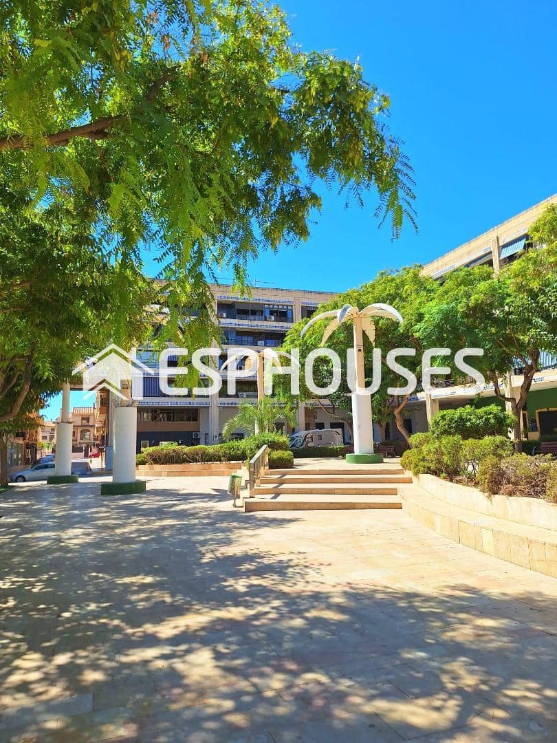 Apartamento de 2 habitaciones en Guardamar del Segura en venta con garaje - 230.000 € (Ref: 9444355)