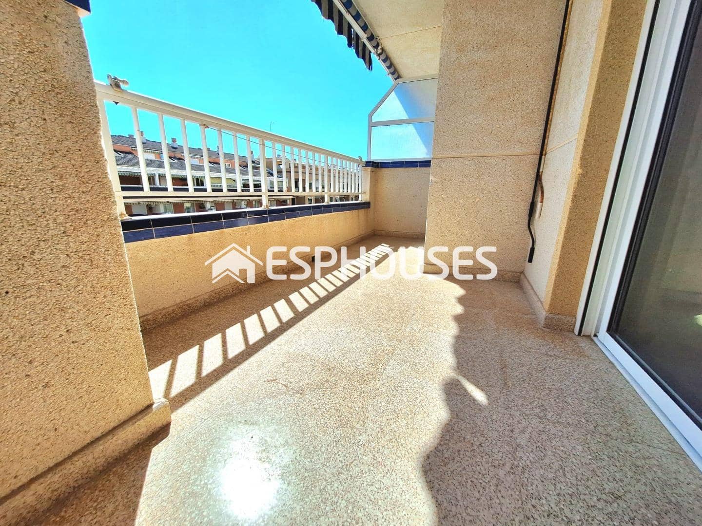 Apartamento de 2 habitaciones en Guardamar del Segura en venta con garaje - 230.000 € (Ref: 9444355)