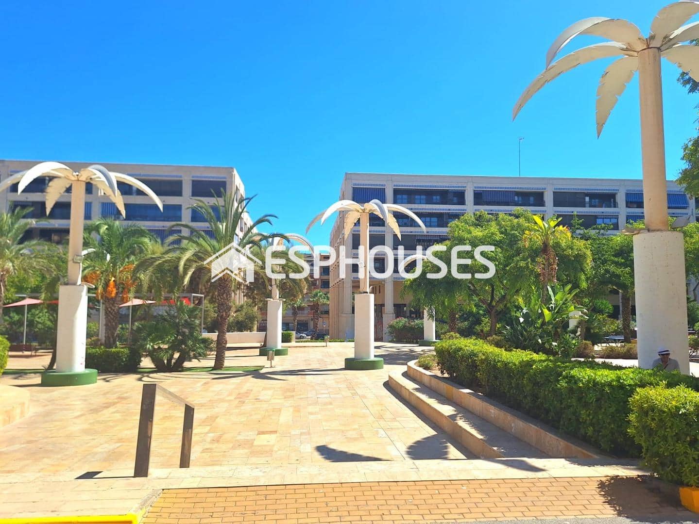 Apartamento de 2 habitaciones en Guardamar del Segura en venta con garaje - 230.000 € (Ref: 9444355)