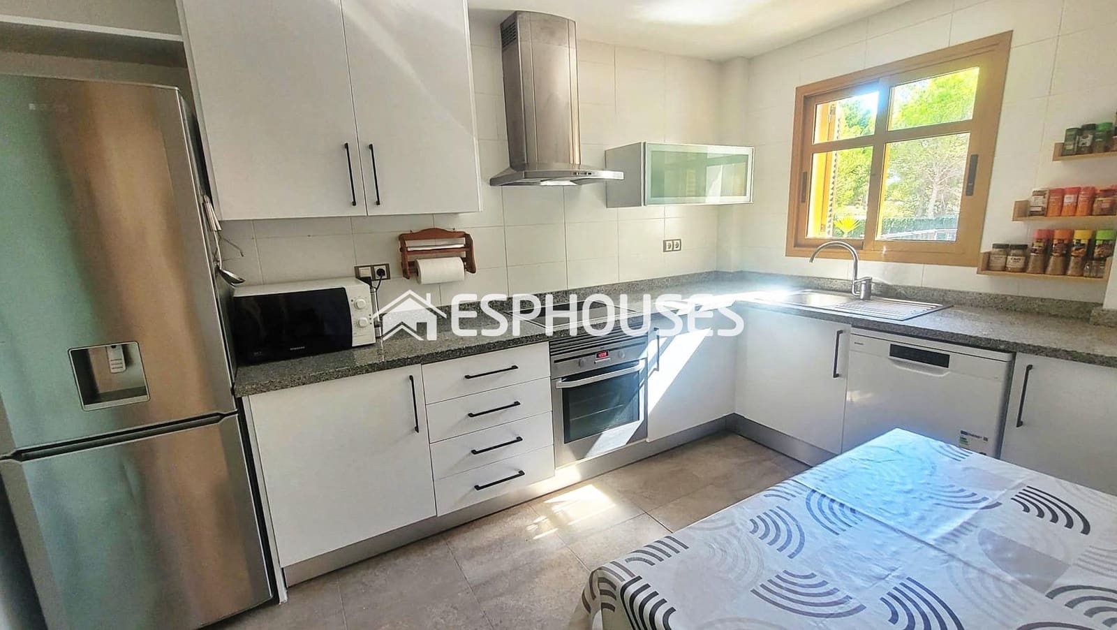 3 bedroom Villa for sale in Finestrat with pool - € 625,000 (Ref: 9444361)