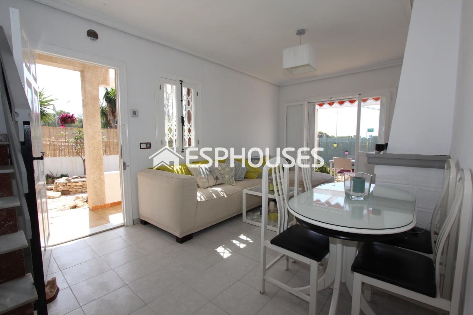 3 soverom Bungalow til salgs i Guardamar del Segura med svømmebasseng garasje - € 169 000 (Ref: 9444376)