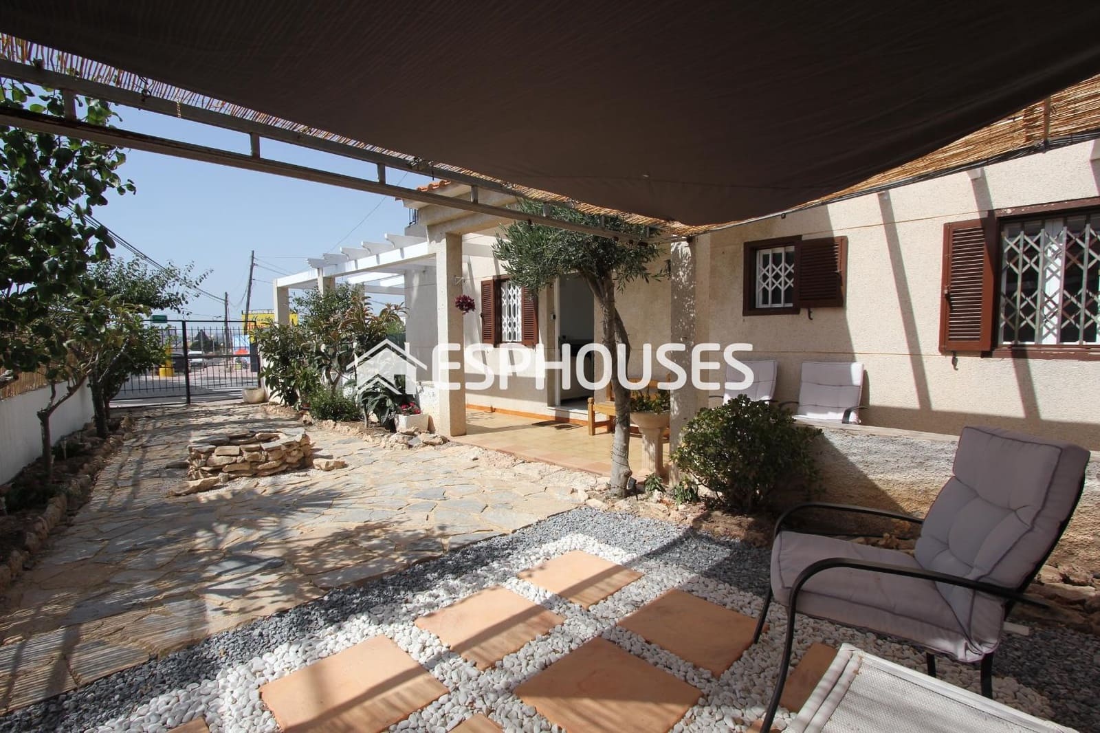 3 soverom Bungalow til salgs i Guardamar del Segura med svømmebasseng garasje - € 169 000 (Ref: 9444376)