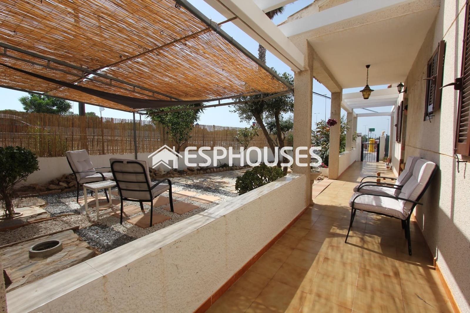 3 soverom Bungalow til salgs i Guardamar del Segura med svømmebasseng garasje - € 169 000 (Ref: 9444376)