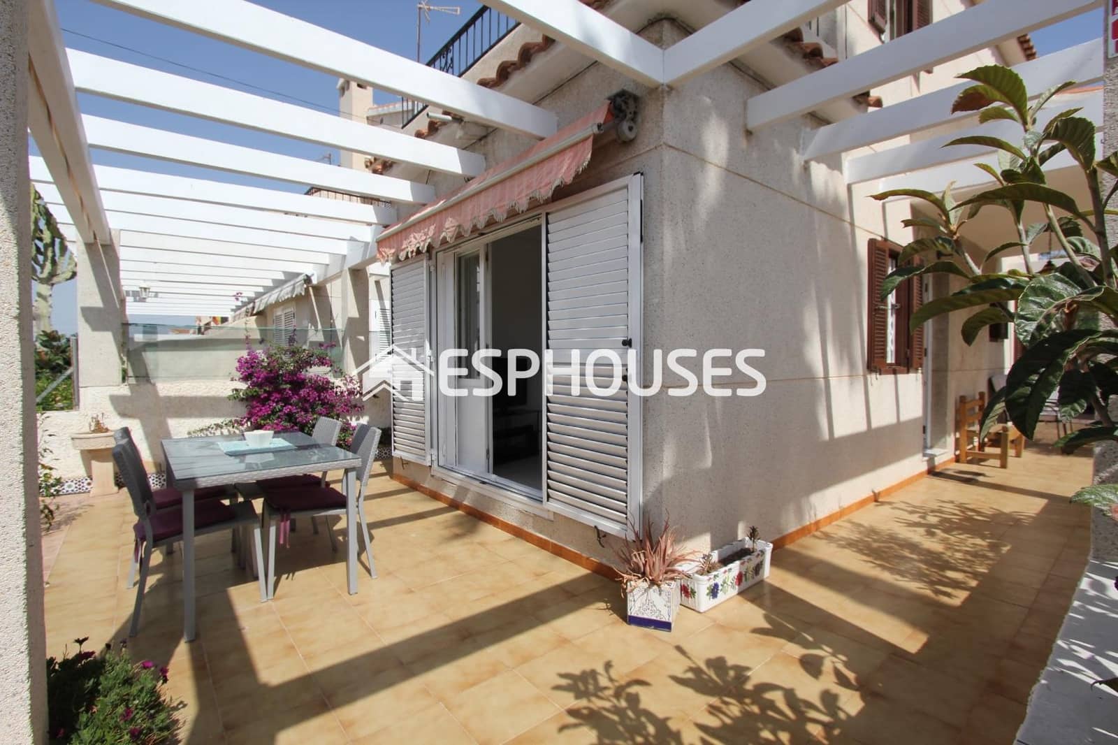 3 soverom Bungalow til salgs i Guardamar del Segura med svømmebasseng garasje - € 169 000 (Ref: 9444376)