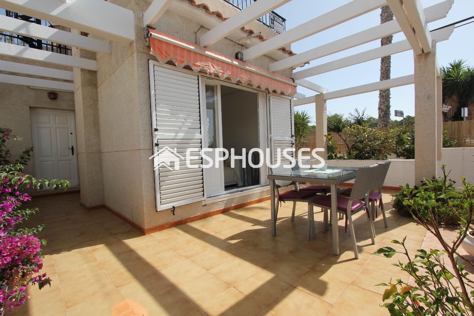 3 soverom Bungalow til salgs i Guardamar del Segura med svømmebasseng garasje - € 169 000 (Ref: 9444376)