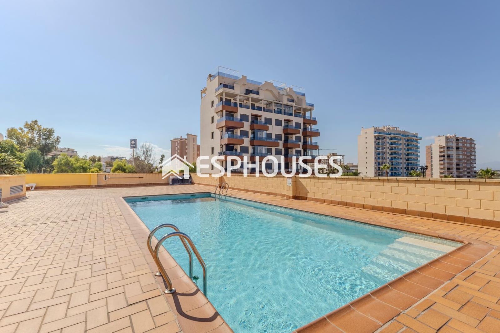 2 soveværelse Lejlighed til salg i Guardamar del Segura med swimmingpool garage - € 189.000 (Ref: 9444384)