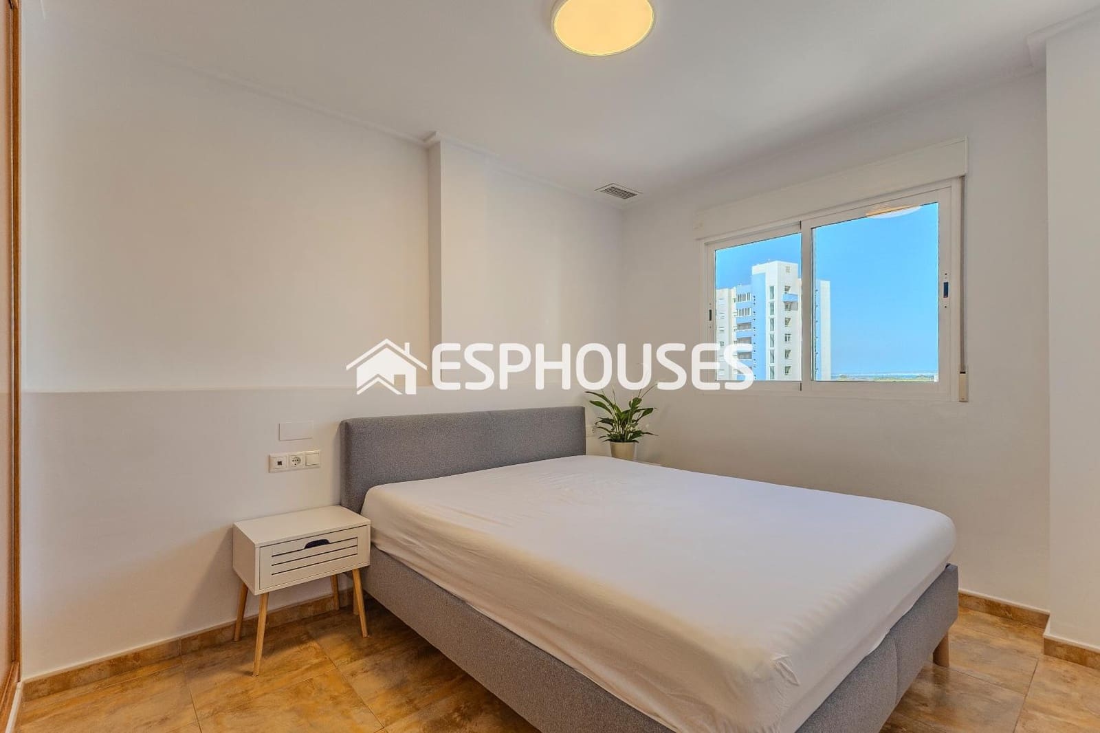 2 soveværelse Lejlighed til salg i Guardamar del Segura med swimmingpool garage - € 189.000 (Ref: 9444384)