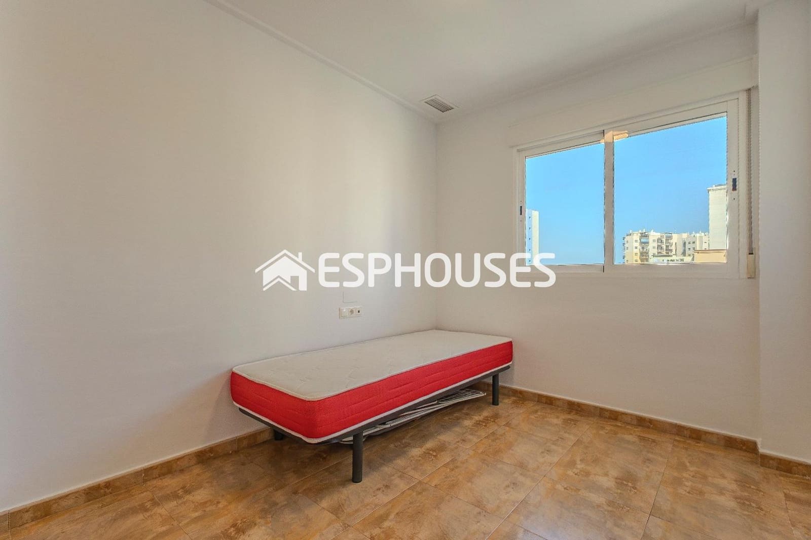 2 soveværelse Lejlighed til salg i Guardamar del Segura med swimmingpool garage - € 189.000 (Ref: 9444384)