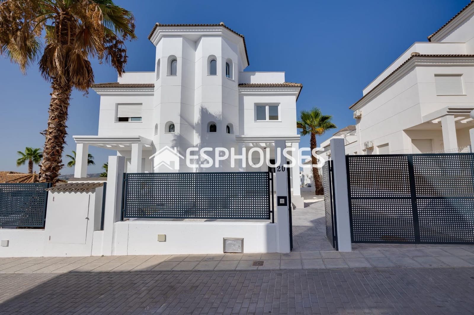 2 slaapkamer Bungalow te koop in San Fulgencio met zwembad garage - € 280.000 (Ref: 9444389)