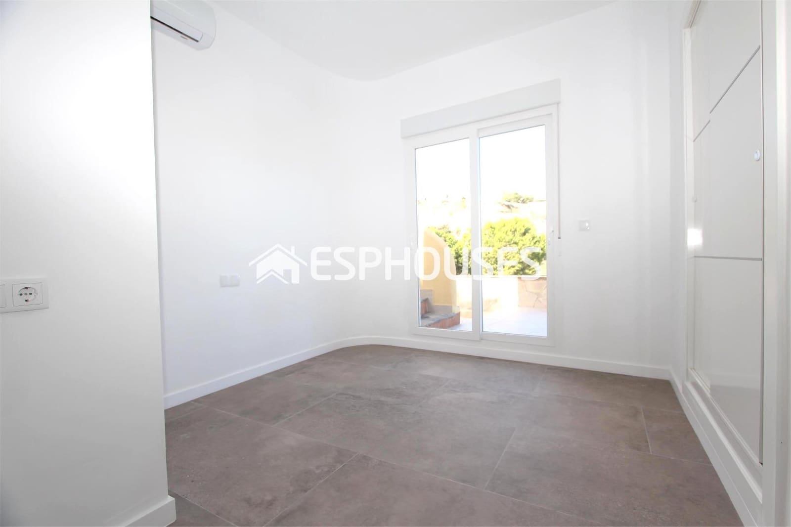 Chalet de 3 habitaciones en Rojales en venta con piscina garaje - 515.000 € (Ref: 9444396)