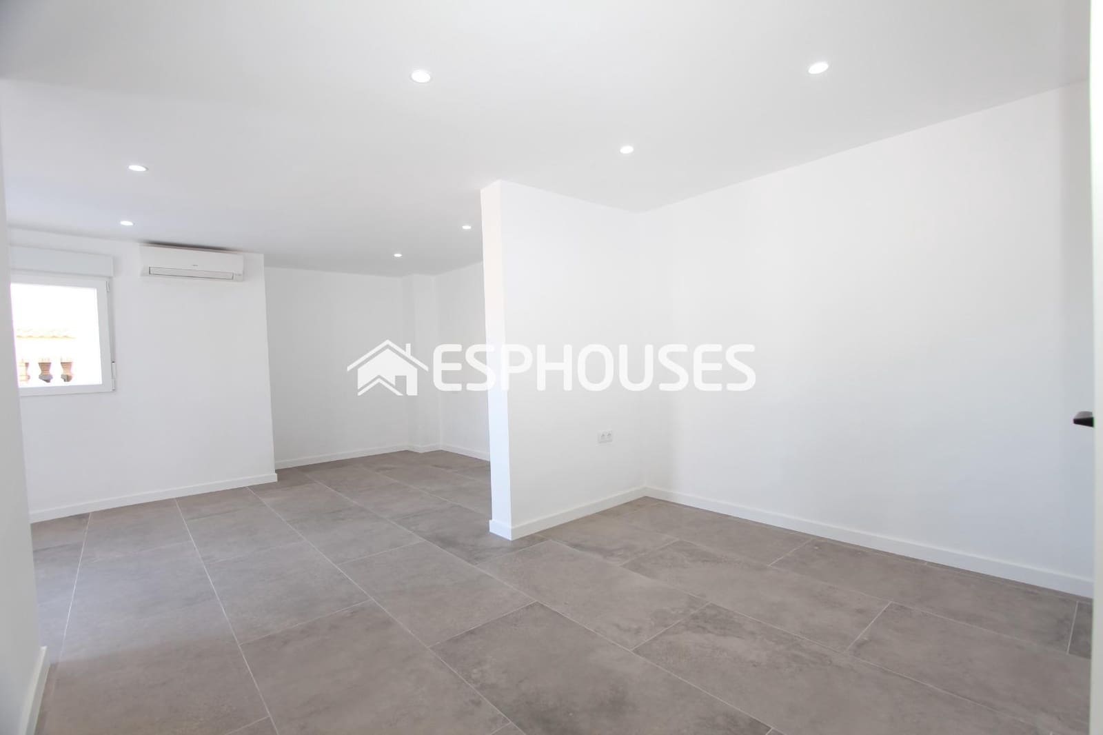 Chalet de 3 habitaciones en Rojales en venta con piscina garaje - 515.000 € (Ref: 9444396)