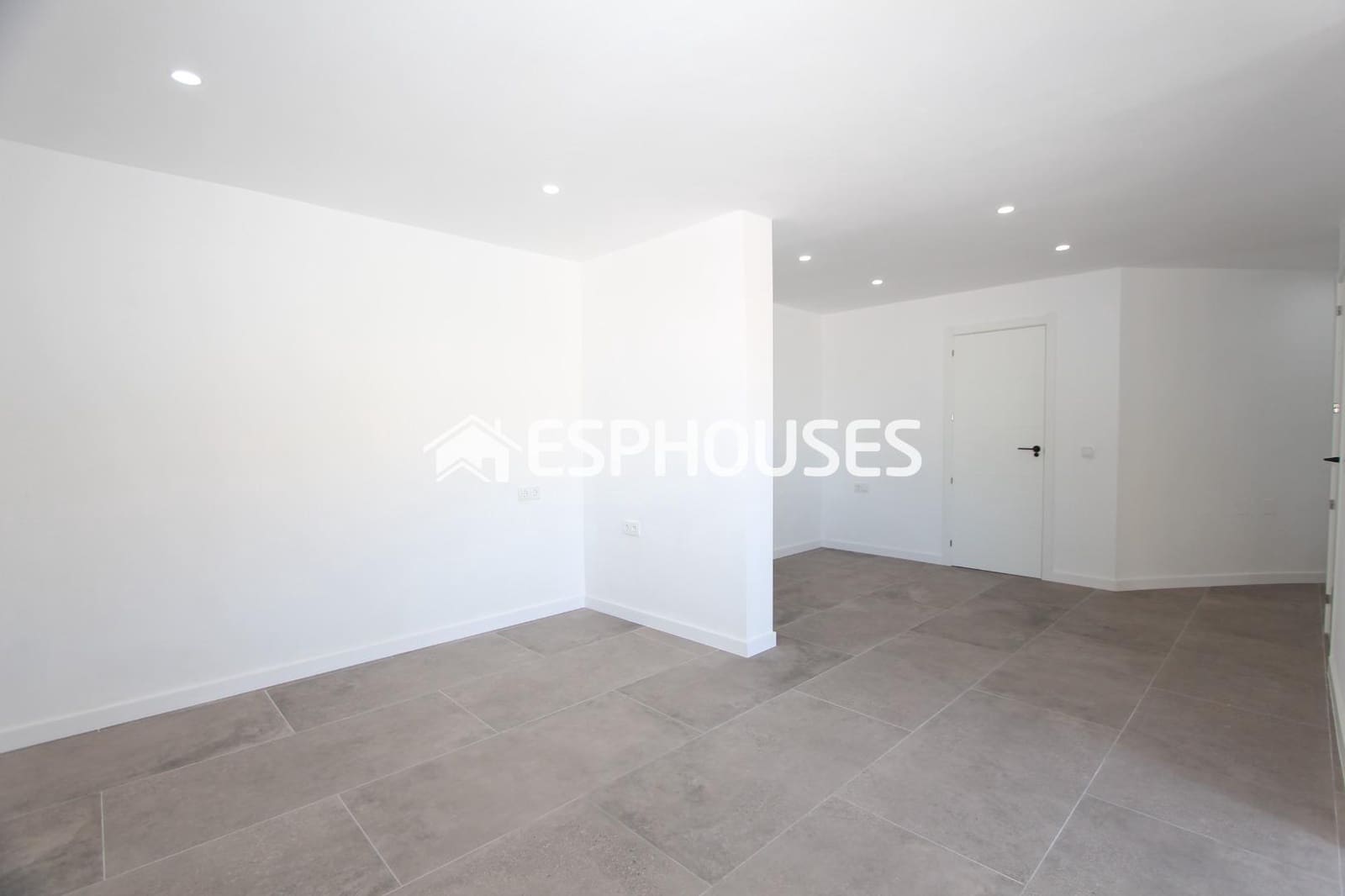 Chalet de 3 habitaciones en Rojales en venta con piscina garaje - 515.000 € (Ref: 9444396)