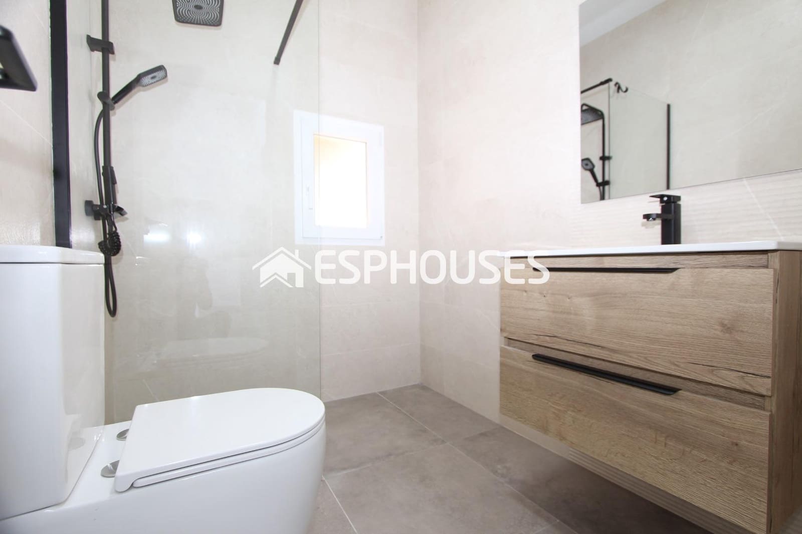 Chalet de 3 habitaciones en Rojales en venta con piscina garaje - 515.000 € (Ref: 9444396)