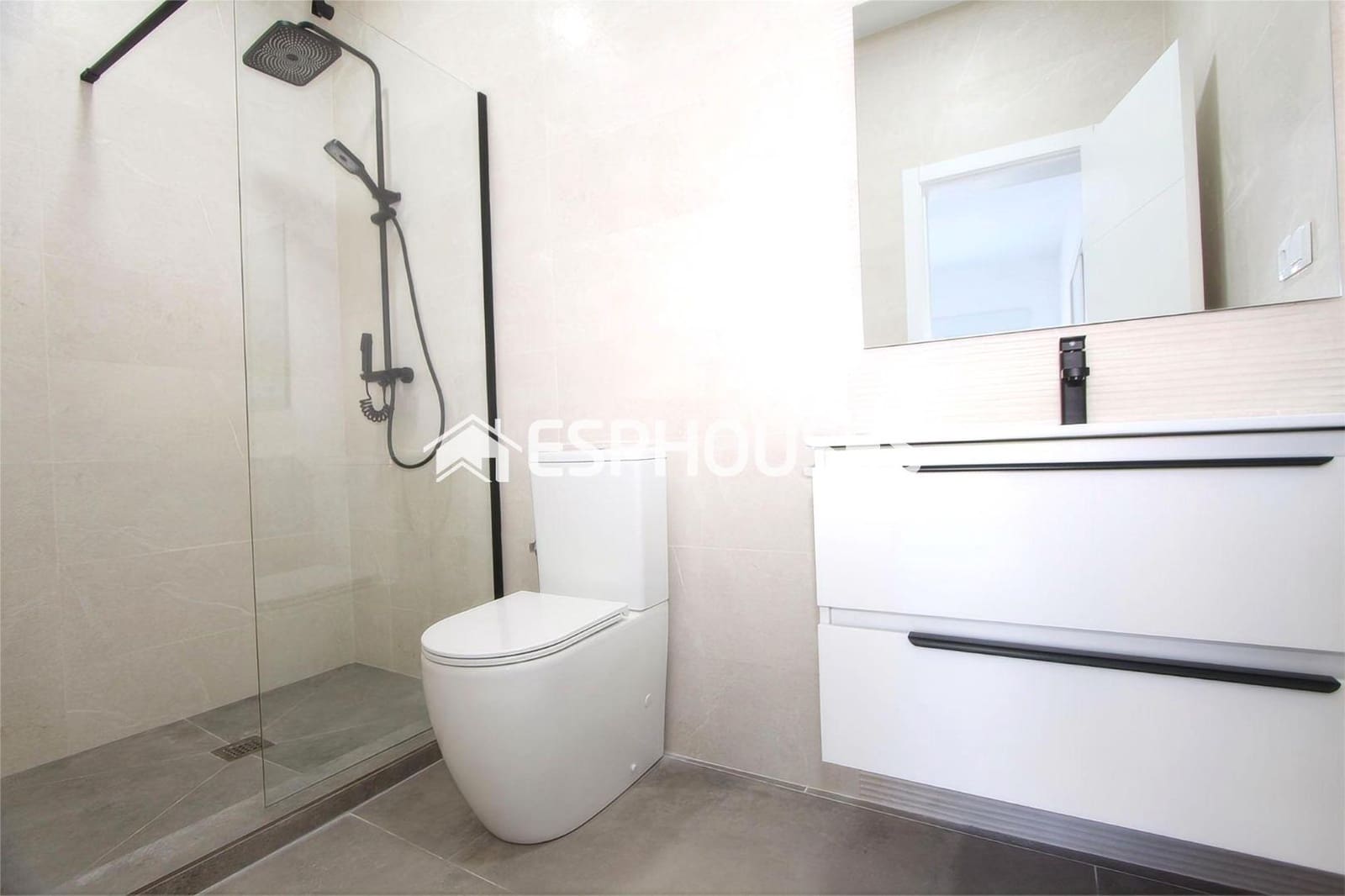 Chalet de 3 habitaciones en Rojales en venta con piscina garaje - 515.000 € (Ref: 9444396)