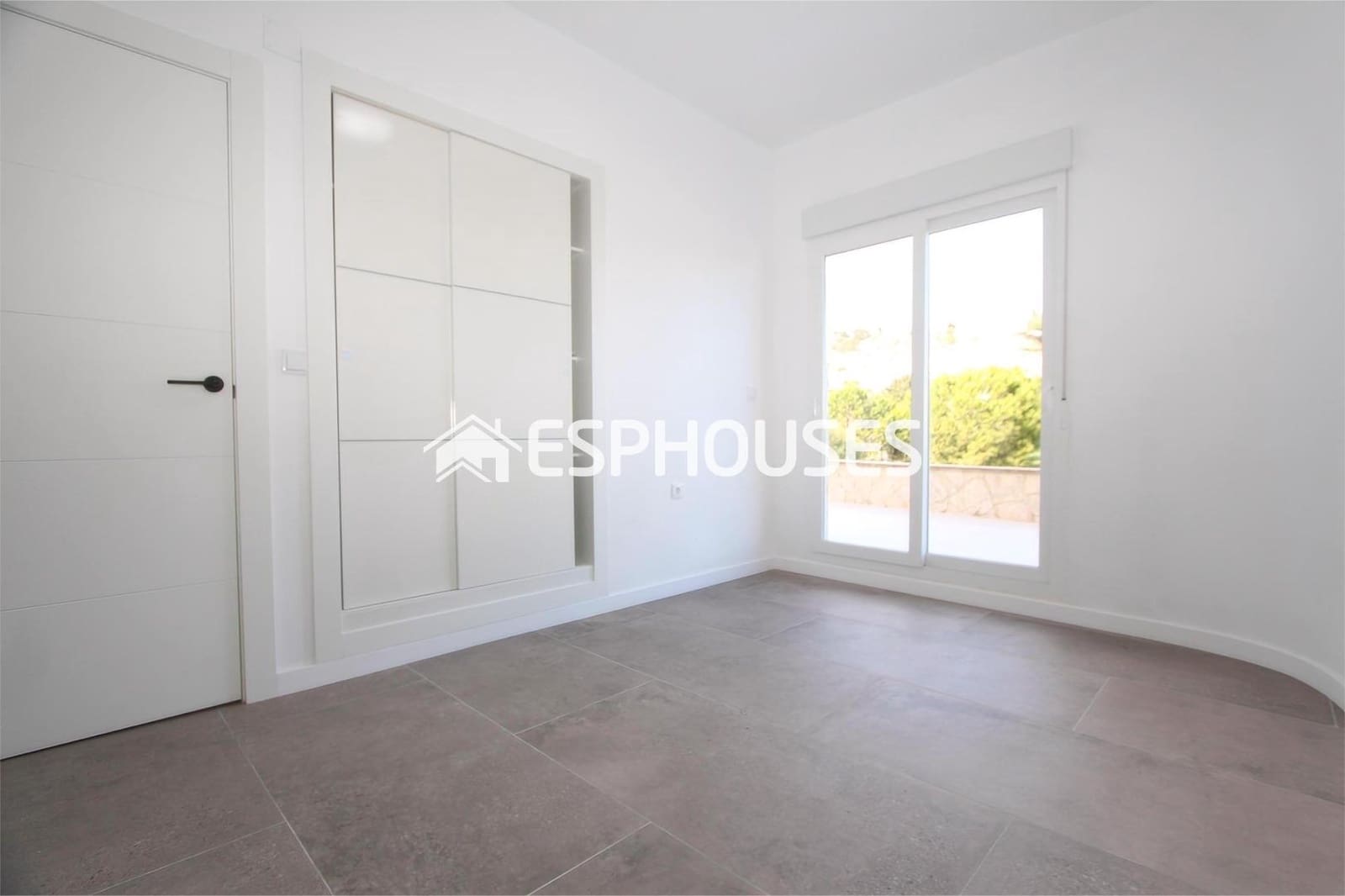 Chalet de 3 habitaciones en Rojales en venta con piscina garaje - 515.000 € (Ref: 9444396)