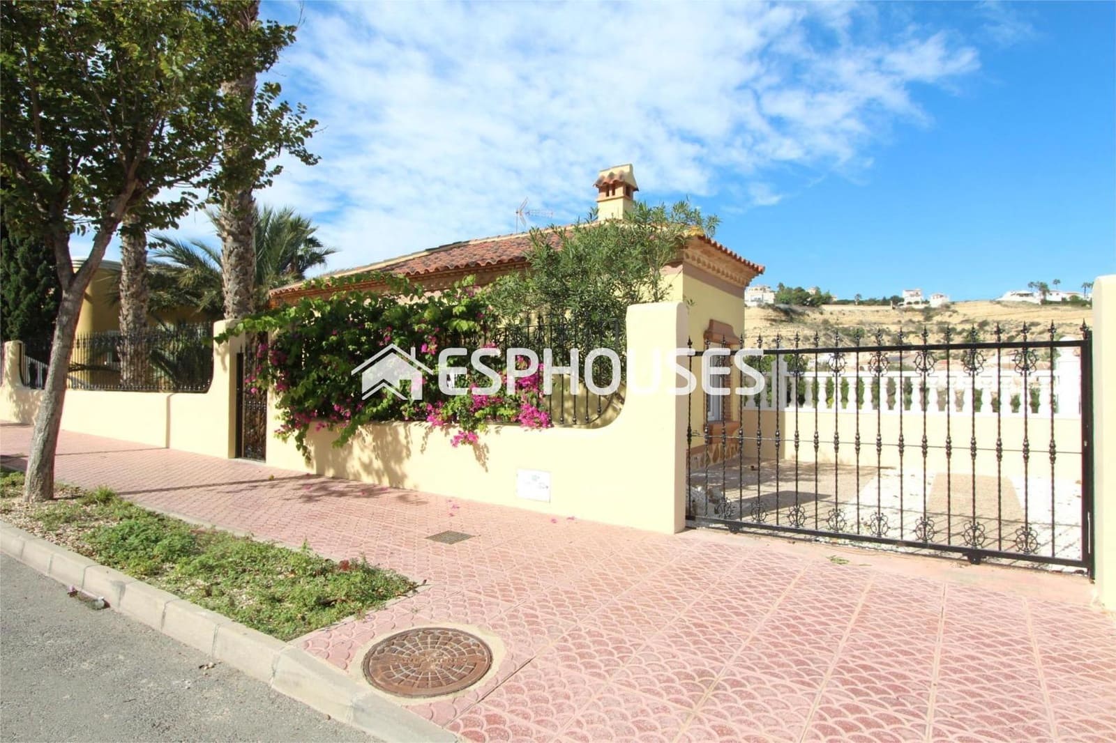 Chalet de 3 habitaciones en Rojales en venta con piscina garaje - 515.000 € (Ref: 9444396)