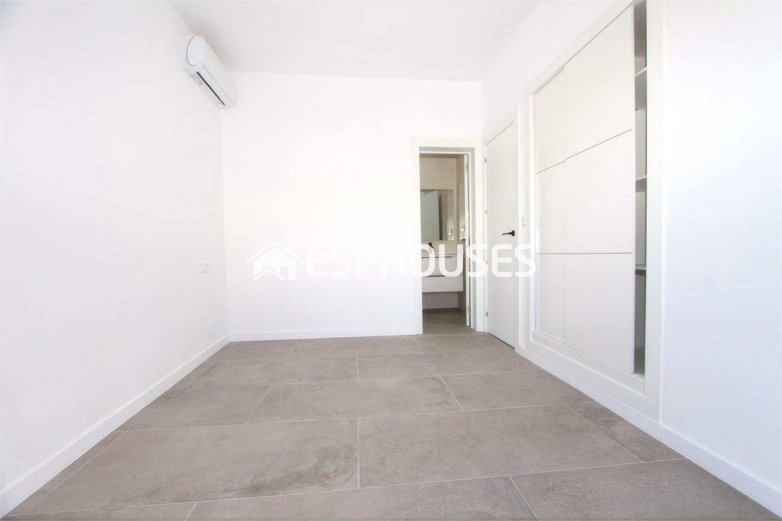 3 bedroom Villa for sale in Rojales with pool - € 515,000 (Ref: 9444396)