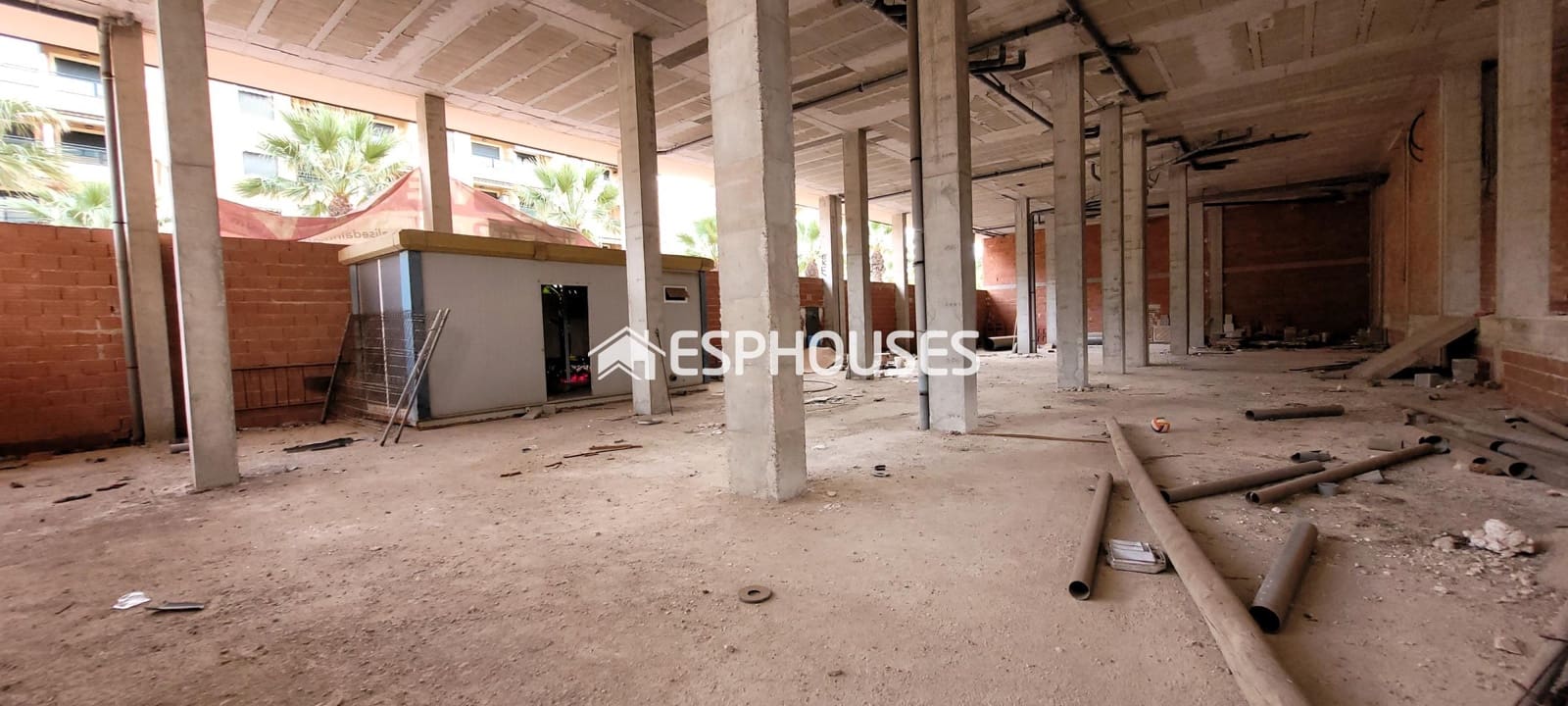 Local Commercial à vendre à Guardamar del Segura - 950 000 € (Ref: 9444397)