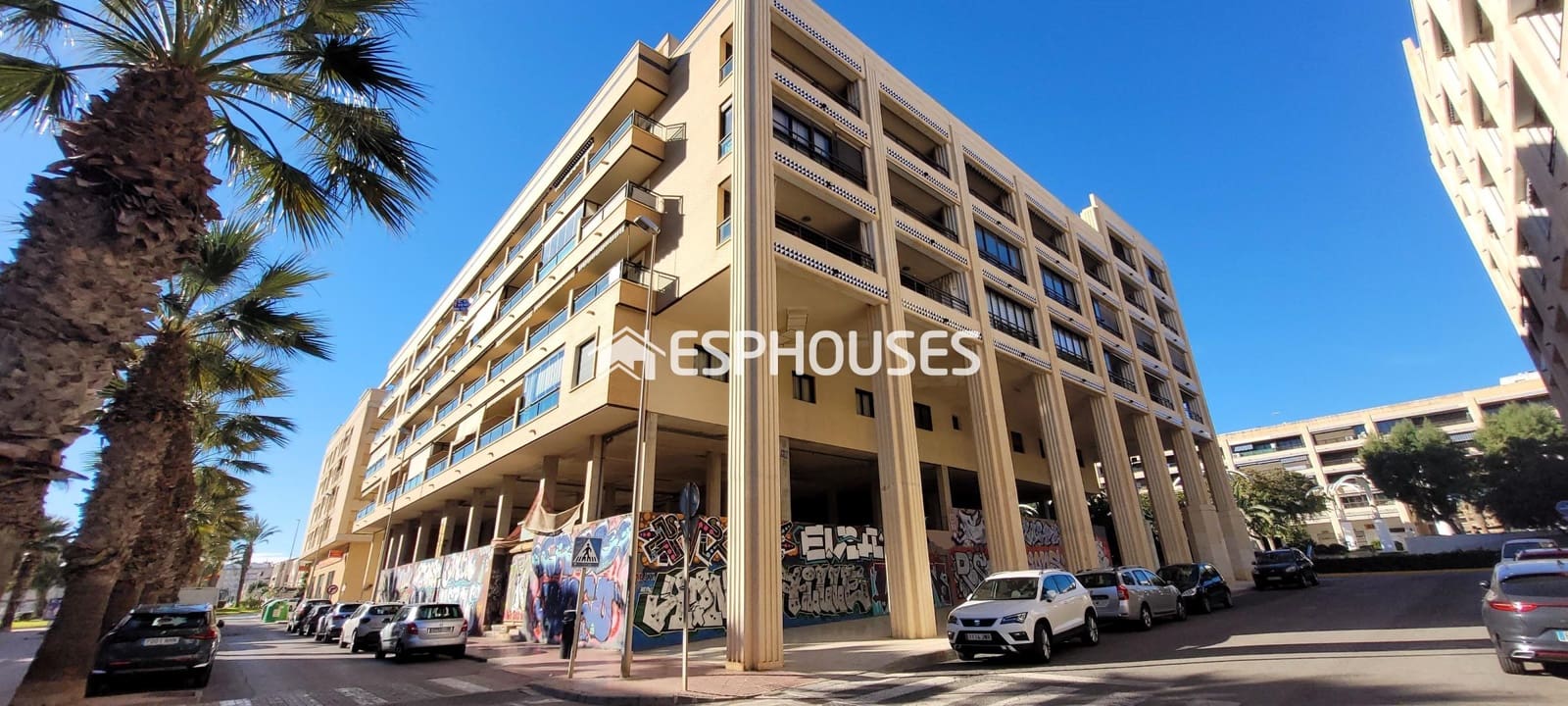 Local Commercial à vendre à Guardamar del Segura - 950 000 € (Ref: 9444397)