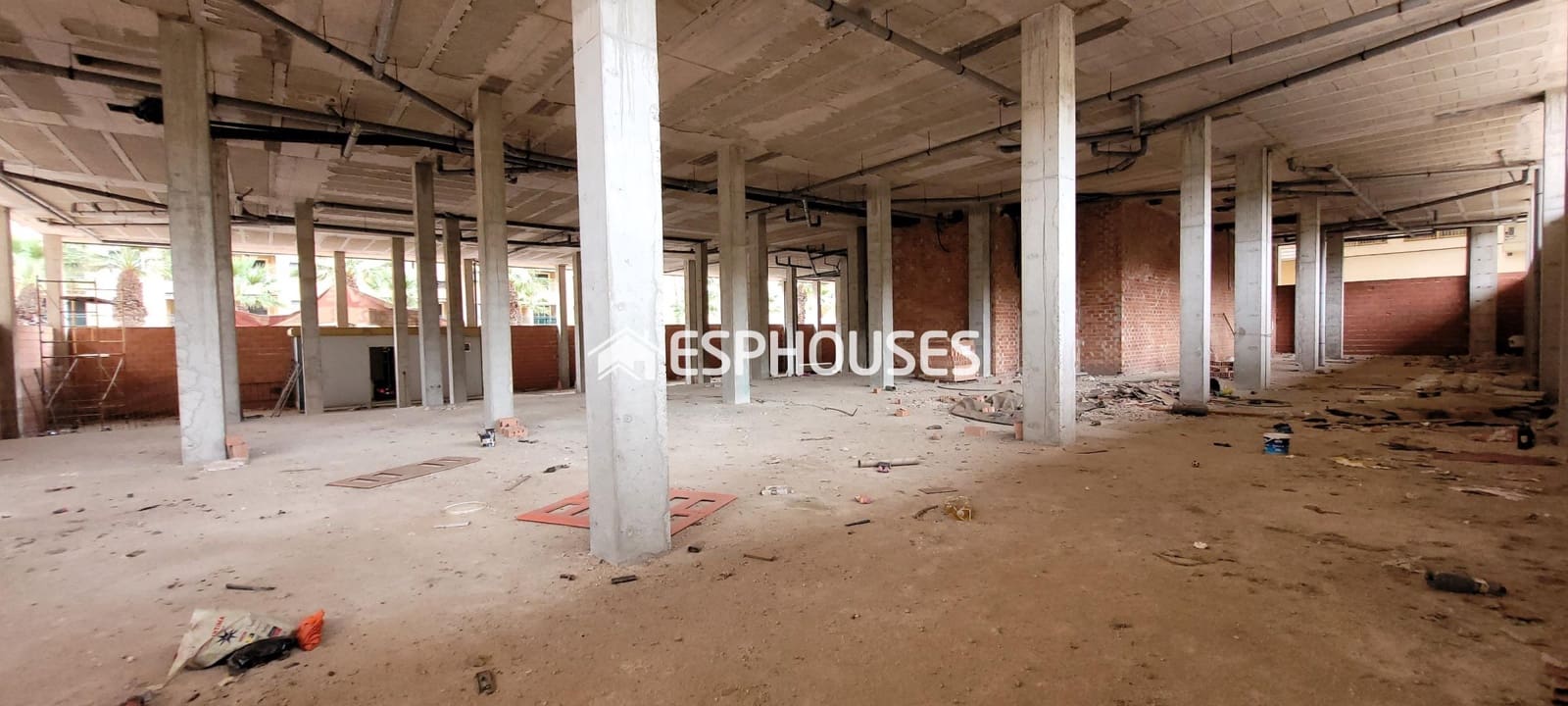 Local Commercial à vendre à Guardamar del Segura - 950 000 € (Ref: 9444397)