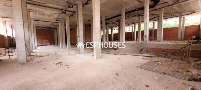 Comercial para venda em Guardamar Playa, Guardamar del Segura - 950 000 € (Ref: 9444397)