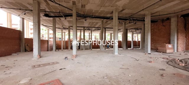 Comercial para venda em Guardamar Playa, Guardamar del Segura - 950 000 € (Ref: 9444397)