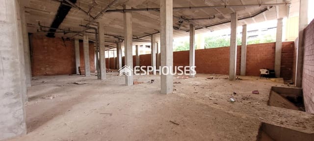 Comercial para venda em Guardamar Playa, Guardamar del Segura - 950 000 € (Ref: 9444397)