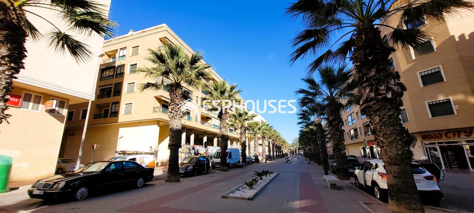 Local Commercial à vendre à Guardamar del Segura - 950 000 € (Ref: 9444397)