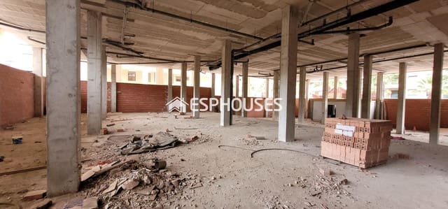 Comercial para venda em Guardamar Playa, Guardamar del Segura - 950 000 € (Ref: 9444397)