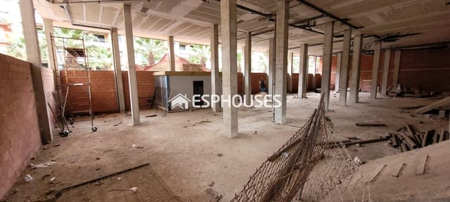 Comercial para venda em Guardamar Playa, Guardamar del Segura - 950 000 € (Ref: 9444397)