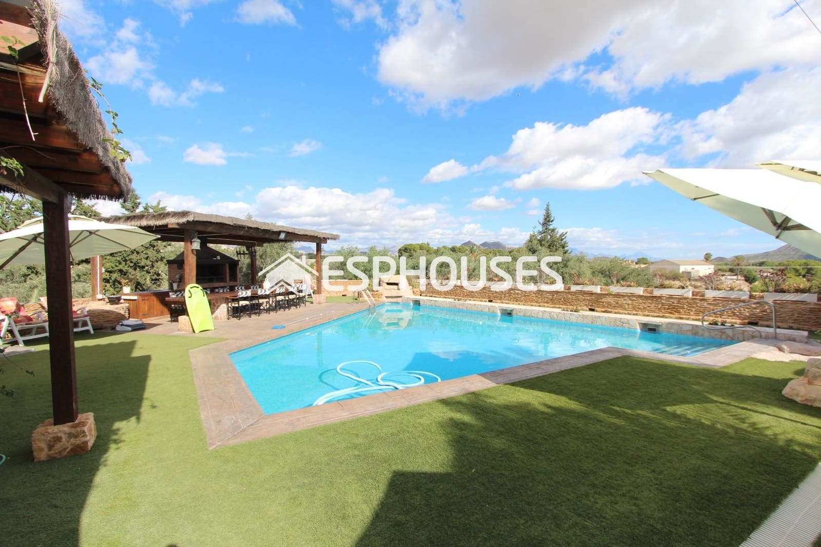 10 bedroom Villa for sale in Rebolledo with pool garage - € 860,000 (Ref: 9444414)