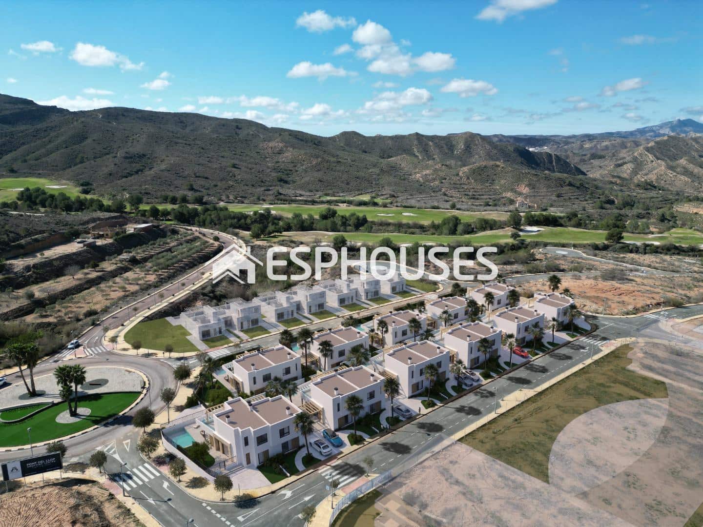 3 soveværelse Bungalow til salg i Monforte del Cid med swimmingpool garage - € 489.000 (Ref: 9444426)